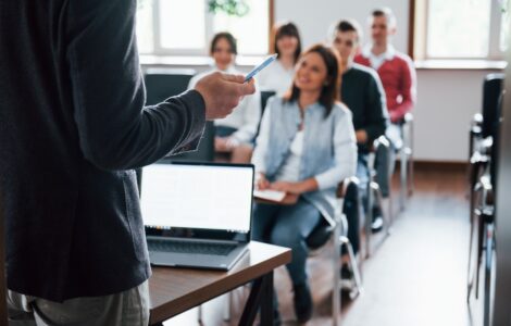 Teorie e metodologie per una didattica in ambito umanistico, letterario e filosofico